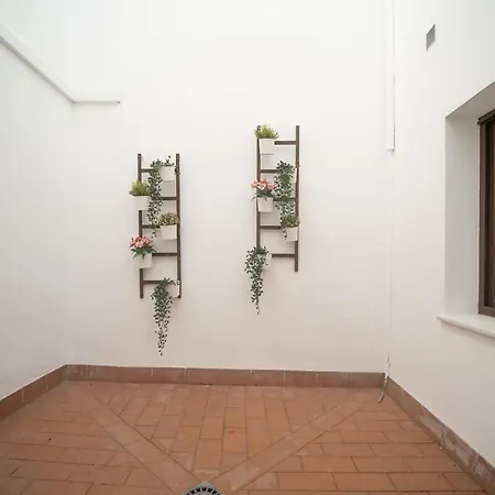 Ateneo Apartment *